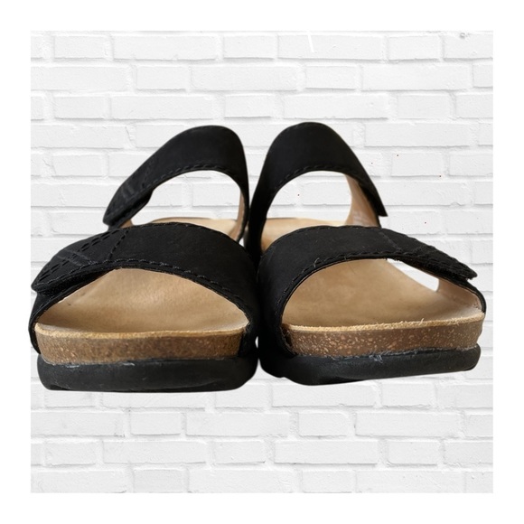 Dansko Maddy Black Strappy Leather Cork Sandals Size 38 US 7-7.5 Comfort Womens - Picture 3 of 14